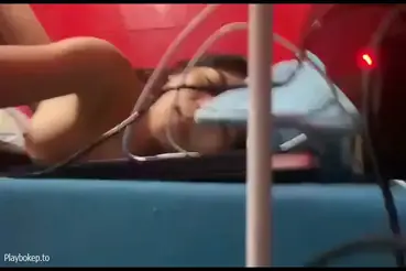 Gadis Cantik Pasrah Goyang Kasur Bareng Pacar